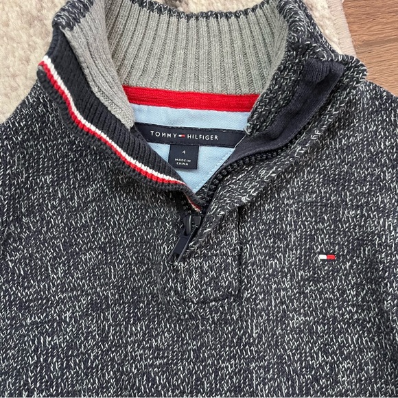 Set of two boys preppy sweaters Izod Tommy Hilfiger, size 5 - Picture 3 of 10